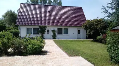 Ein Garten an der Unterkunft Ferienwohnung Zaepernick Erdgeschoss
