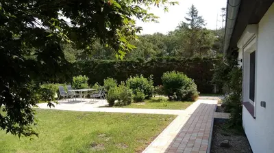 Ein Garten an der Unterkunft Ferienwohnung Zaepernick Erdgeschoss