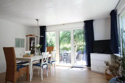 TV/Unterhaltungsangebot in der Unterkunft Reethaus Ostseestrand 15