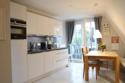 Küche/Küchenzeile in der Unterkunft Am Horizont No 1 für 2-4 Pers, 2 Schlafz, Babybett, Südbalkon, kostenloser Parkplatz, 500 Meter zum Strand