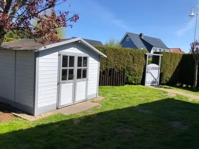 Das Gebäude in dem sich das Ferienhaus befindet