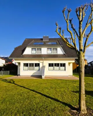 Das Gebäude in dem sich das Ferienhaus befindet