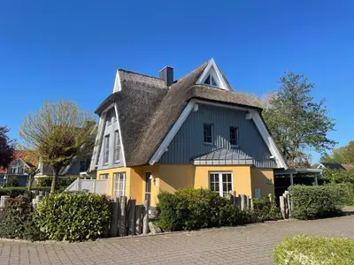 Das Gebäude in dem sich das Ferienhaus befindet