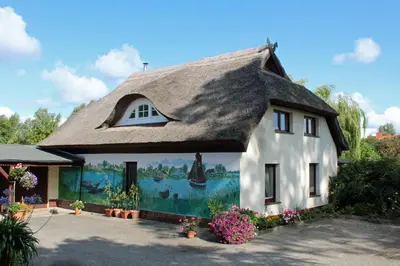Das Gebäude in dem sich die Ferienwohnung befindet