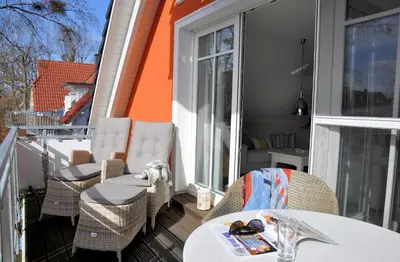 Ein Sitzbereich in der Unterkunft Alte Reihe 7 Wohnung 3 Ostseeperle