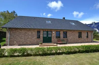 Das Gebäude in dem sich das Ferienhaus befindet