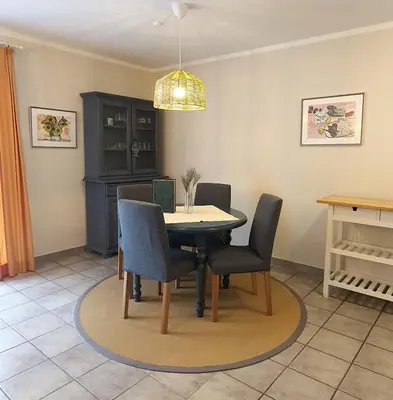 Ein Sitzbereich in der Unterkunft Darsser Weg 36 a