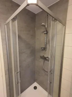 Ein Badezimmer in der Unterkunft Darsser Weg 34