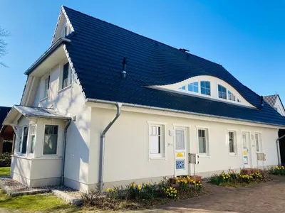 Das Gebäude in dem sich das Ferienhaus befindet
