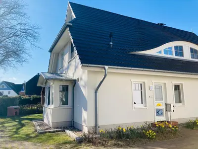 Das Gebäude in dem sich das Ferienhaus befindet