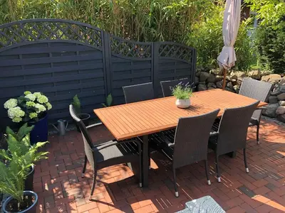 Ein Garten an der Unterkunft Urlaub in Wieck