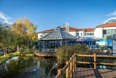 Das Gebäude in dem sich das Aparthotel befindet