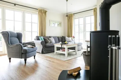Ein Sitzbereich in der Unterkunft Haus in Bodstedt mit Sauna am Bodden