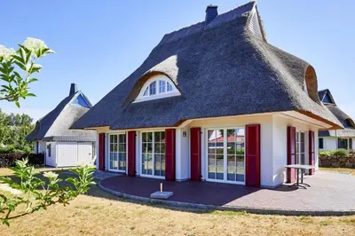 Das Gebäude in dem sich das Ferienhaus befindet