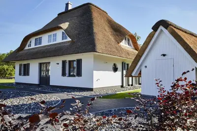 Das Gebäude in dem sich das Ferienhaus befindet