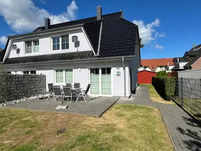 Das Gebäude in dem sich das Ferienhaus befindet