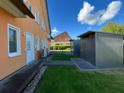 Das Gebäude in dem sich das Ferienhaus befindet