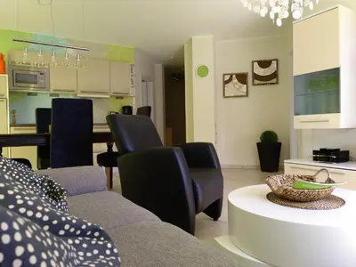 Ein Sitzbereich in der Unterkunft Gartenweg 3 Haus Maritimus Käptn's Perle