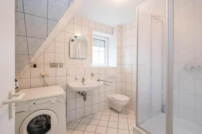 Ein Badezimmer in der Unterkunft Haus Kranich 
