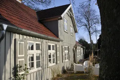 Das Gebäude in dem sich die Ferienwohnung befindet