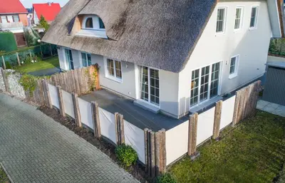 Das Gebäude in dem sich das Ferienhaus befindet