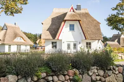 Das Gebäude in dem sich das Ferienhaus befindet
