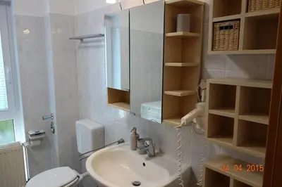 Ein Badezimmer in der Unterkunft Klosterstr_14 Wohnung 1 _KOeNIG_