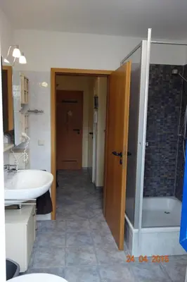 Ein Badezimmer in der Unterkunft Klosterstr_14 Wohnung 1 _KOeNIG_