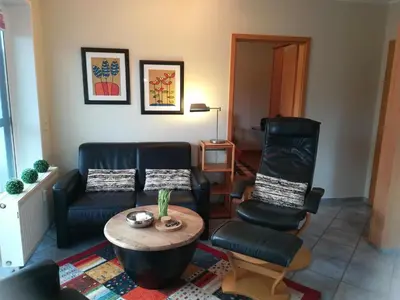 Ein Sitzbereich in der Unterkunft Klosterstr_14 Wohnung 1 _KOeNIG_