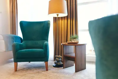 Ein Sitzbereich in der Unterkunft Dorint Strandresort & Spa Ostseebad Wustrow
