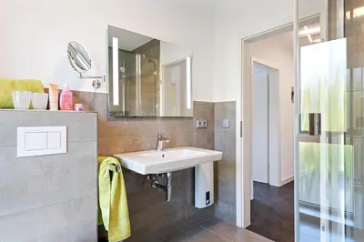 Ein Badezimmer in der Unterkunft Klosterstr.14 Wohnung 4