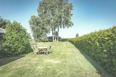 Ein Garten an der Unterkunft FeWo Möwe