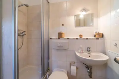 Ein Badezimmer in der Unterkunft Neue Reihe