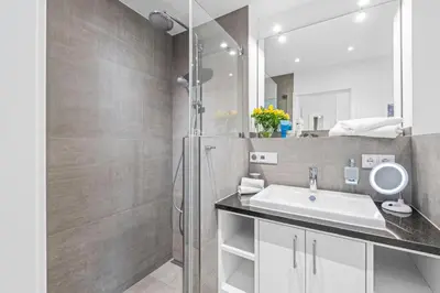 Ein Badezimmer in der Unterkunft Zur Heiderose 3 Whg 3b MuschelSucher