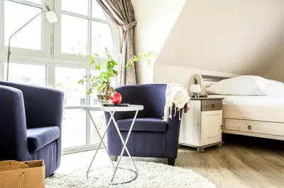 Ein Sitzbereich in der Unterkunft Luxushaus Boddenküste mit Sauna