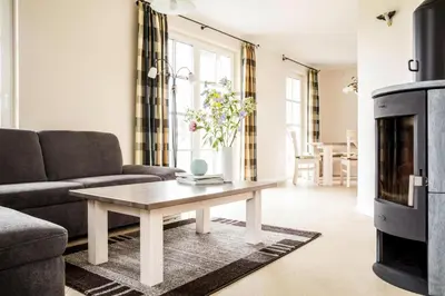 Ein Sitzbereich in der Unterkunft Luxushaus Boddenküste mit Sauna