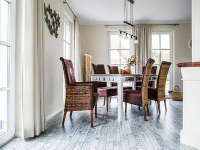 Ein Sitzbereich in der Unterkunft Luxushaus Bodstedt mit Sauna am Bodden