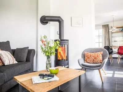 Ein Sitzbereich in der Unterkunft Luxushaus Boddenküste mit Sauna
