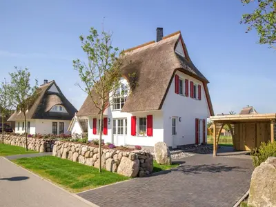 Das Gebäude in dem sich das Ferienhaus befindet