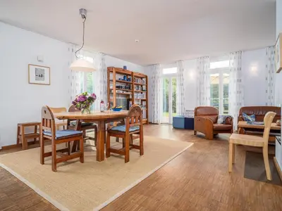 Ein Sitzbereich in der Unterkunft Haus SEEGARTEN