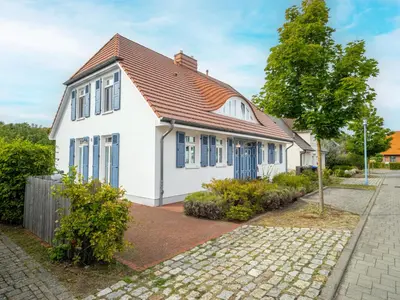 Das Gebäude in dem sich das Ferienhaus befindet