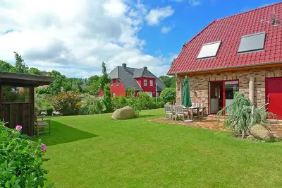 Ein Garten an der Unterkunft Haus EMMA WF-03 rechte Haushälfte