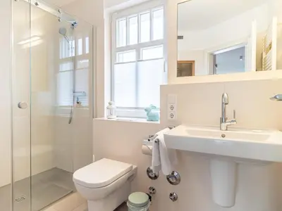 Ein Badezimmer in der Unterkunft Haus STRANDLUST WF-05