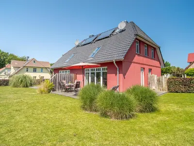 Das Gebäude in dem sich das Ferienhaus befindet
