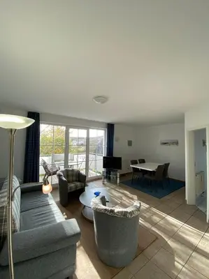 Ein Sitzbereich in der Unterkunft Strandstr.51 Wohnungsnr.3