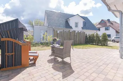Das Gebäude in dem sich das Ferienhaus befindet