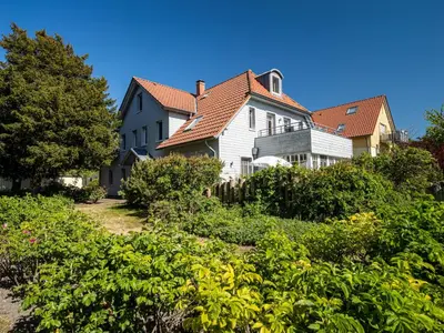 Ein Garten an der Unterkunft Grüne Straße FeWo G1 (EG links)