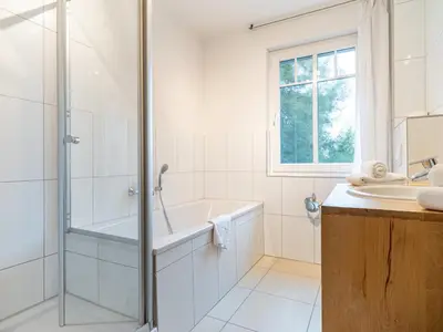 Ein Badezimmer in der Unterkunft Grüne Straße FeWo G3 (DG links)