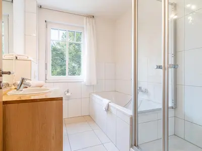 Ein Badezimmer in der Unterkunft Grüne Straße FeWo G4 (DG rechts)