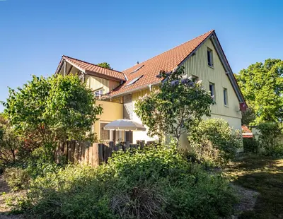 Das Gebäude in dem sich die Ferienwohnung befindet